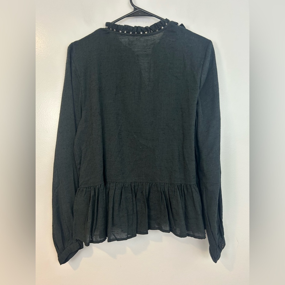 NWT Velvet by Graham & Spencer Black Ruffled Popover Studded Blouse/Top Large - Picture 11 of 12